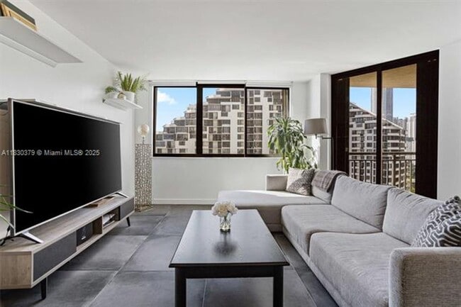 Foto del edificio - 540 Brickell Key Dr