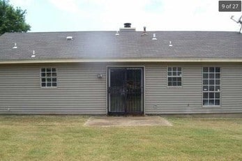 Building Photo - 3br 2ba fence in yard...corner lot