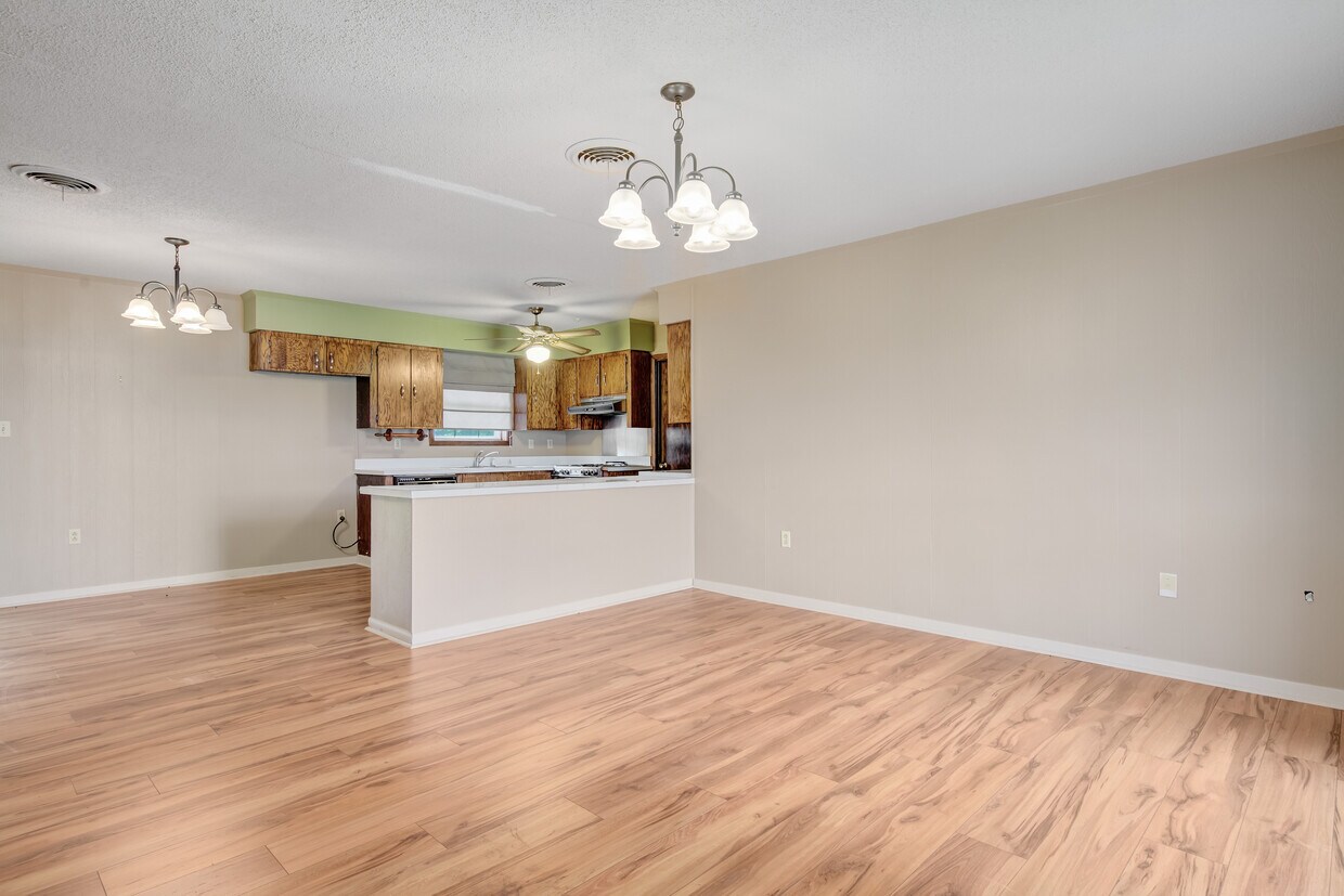 Foto principal - 2208 Jake Dr