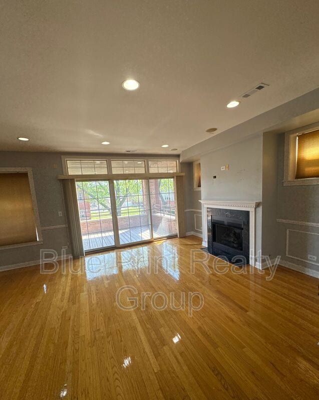 Foto del edificio - 1540 E 67th Pl