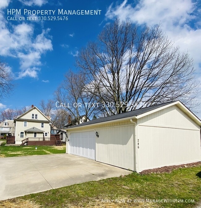 Building Photo - Welcome to 246 W Maple in Historic Downtow...