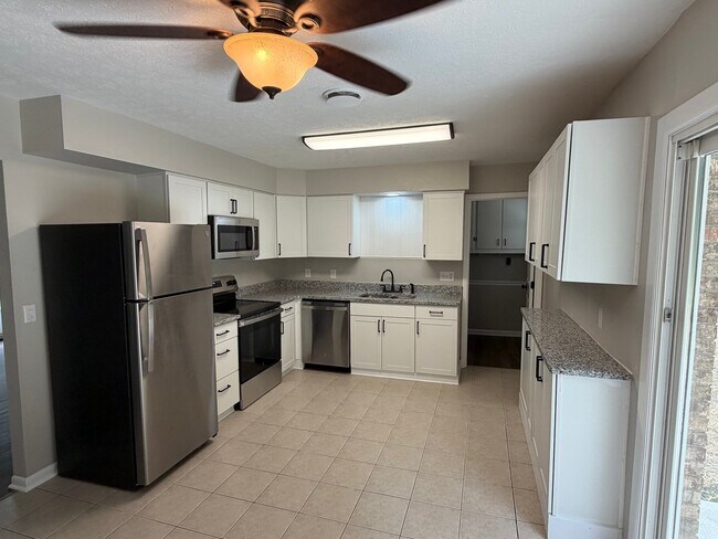 Foto del edificio - 3703 Oakwood Dr