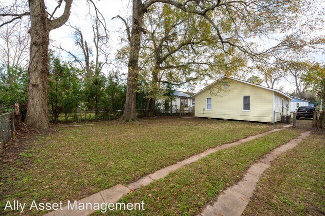 Building Photo - 3 br, 2 bath House - 31 Gordon Ave