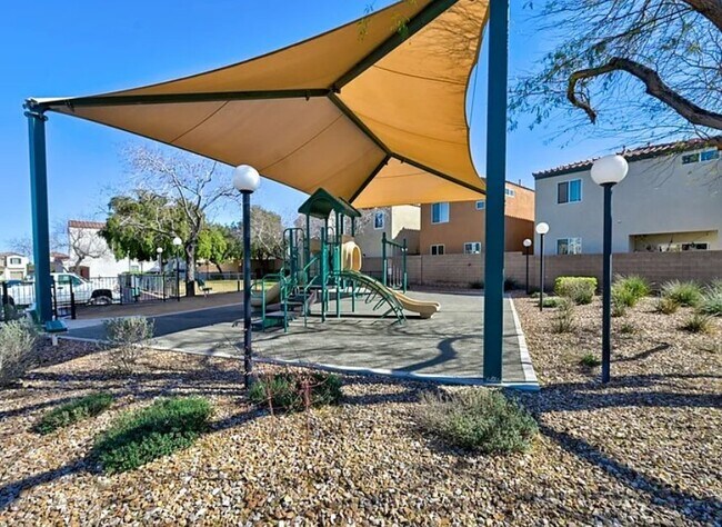 Foto del edificio - 7695 Crystal Village Ln
