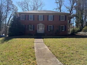 Building Photo - 27 Shorewood Dr