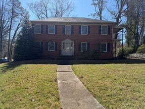 Building Photo - 27 Shorewood Dr