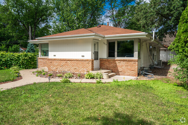 Building Photo - 5312 Hiawatha Ln