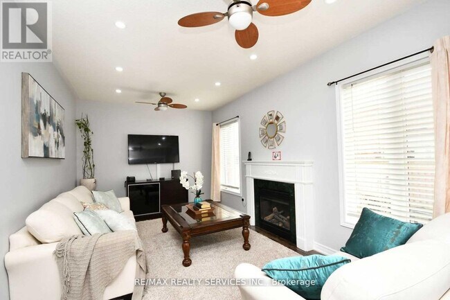 Photo du bâtiment - 17 Eagle Plains Dr