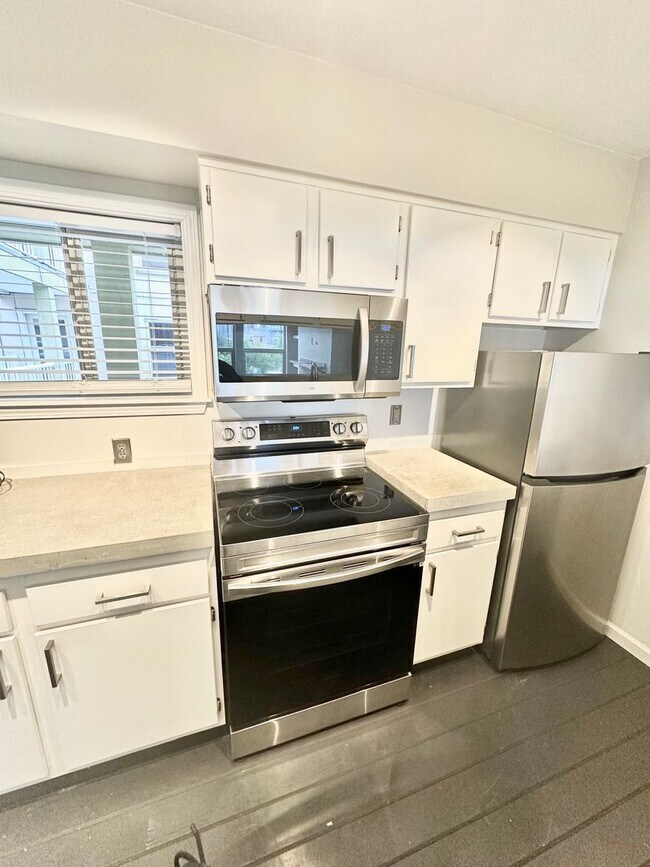 Foto del edificio - 1 bedroom, 1 bathroom Condo with City View!