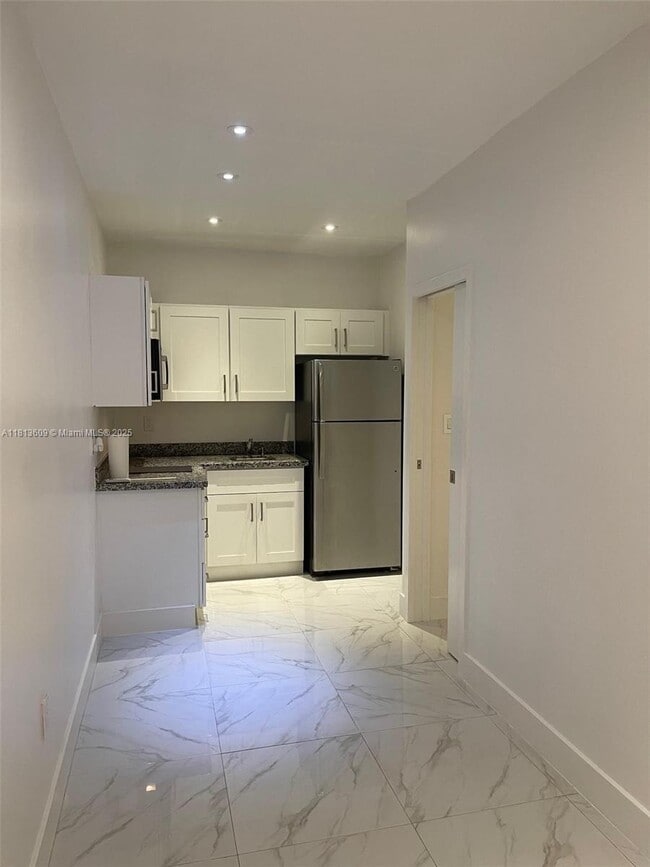 Building Photo - 3340 SW 139th Ave