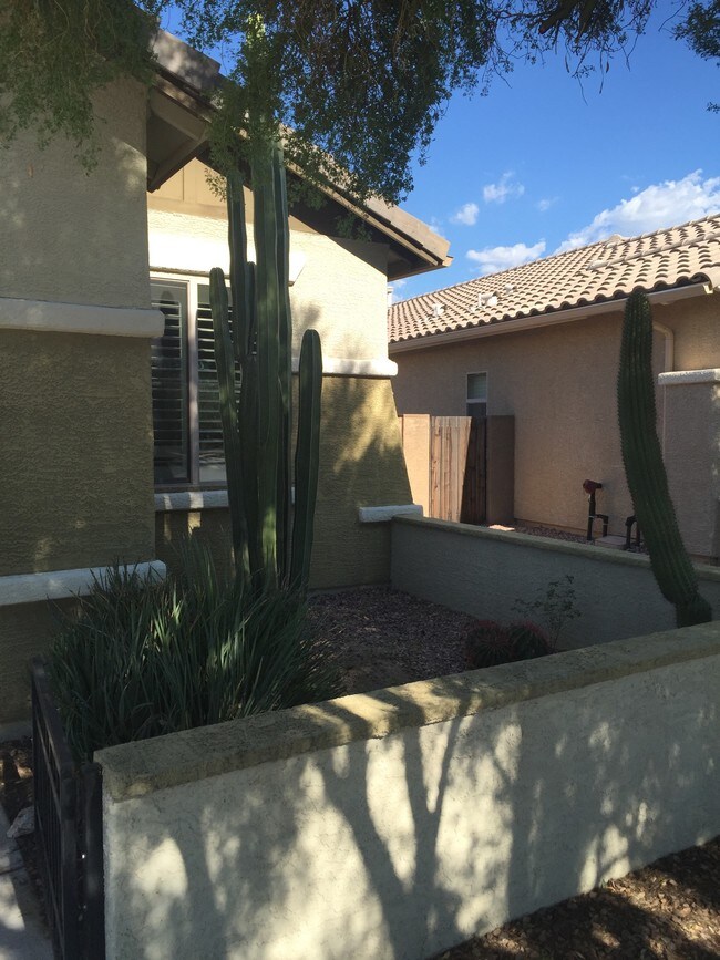 Building Photo - 13526 N Atalaya Way