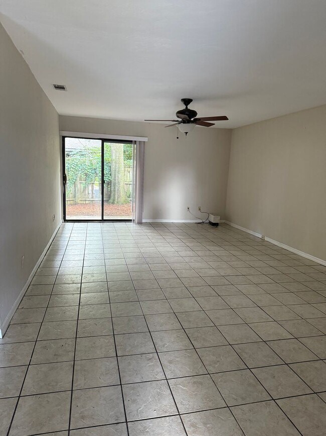 Foto del edificio - 2/2 in Tower Oaks