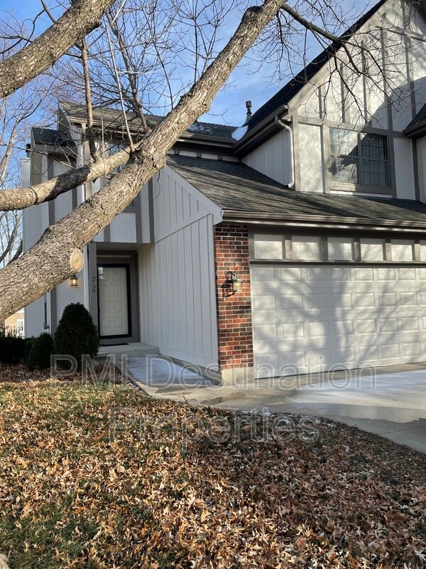 10632 W 115th St, Overland Park, KS 66210 House Rental in Overland