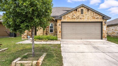 Building Photo - 2251 Hawk Dr