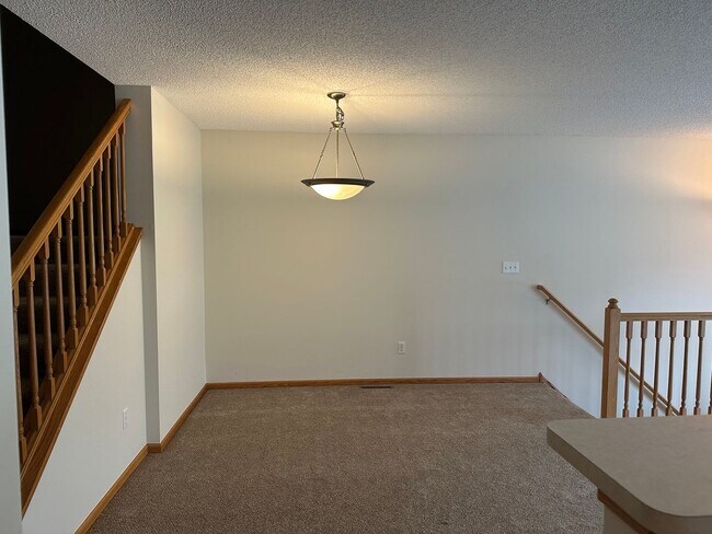 Foto del edificio - Great Savage location near Target! 2BR/2.5...