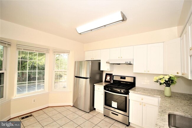 Building Photo - 1 Cinzano Ct