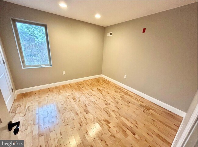 Foto del edificio - 426b N 40th St