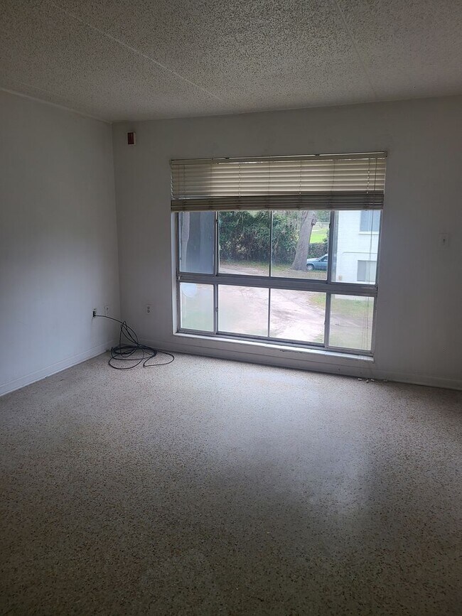 Foto del edificio - 1307 NW 6th St