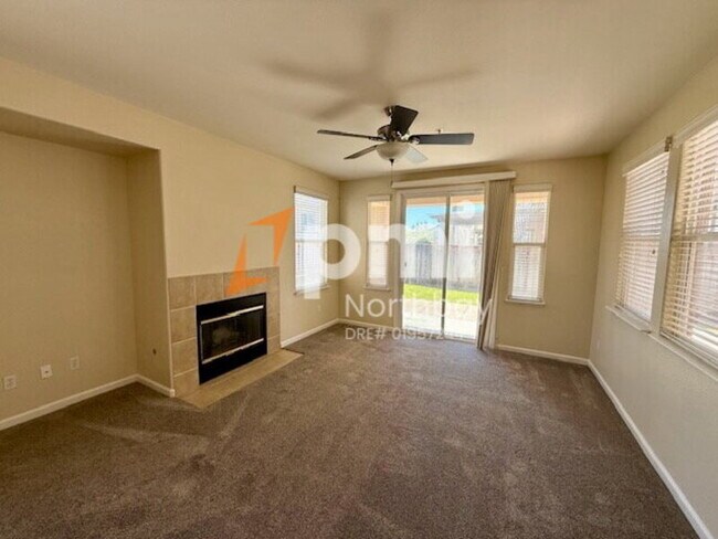 Building Photo - 869 Emerald Hills Cir