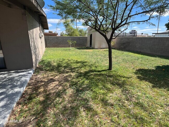 Building Photo - 11430 N 21st Ave