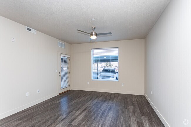 1HAB,1BA - 751 FT² - Canyon View Crossing