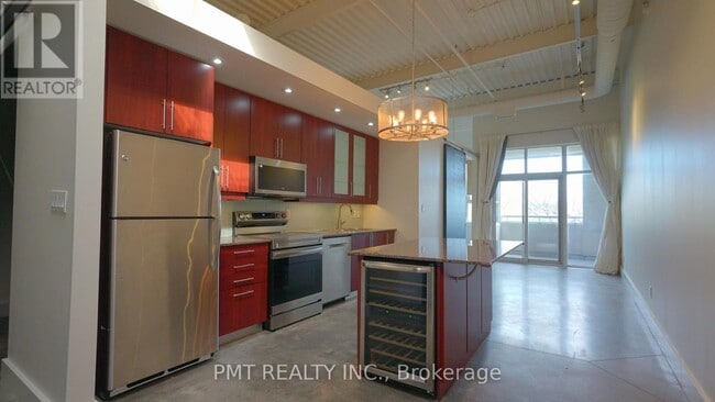 Building Photo - 550 Hopewell Ave