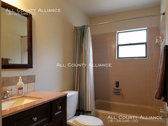 Building Photo - 6062 Country Club Rd