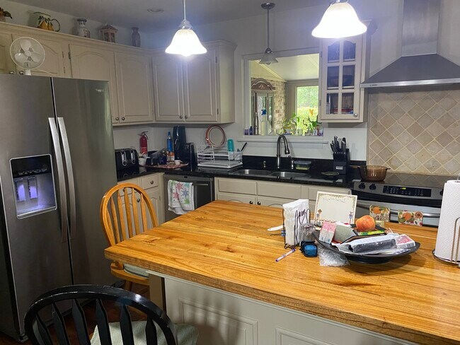 Kitchen - 3 State Rd S-7-578