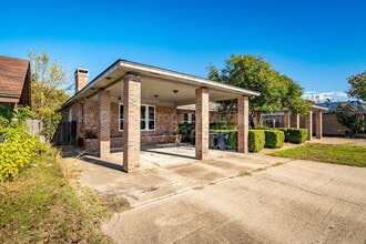 Building Photo - 4304 SW Loop 820