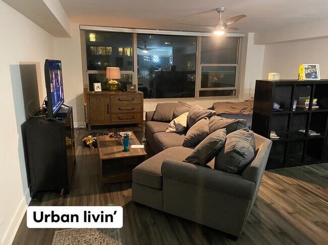 Studio layout 1 - 3600 N Lake Shore Dr