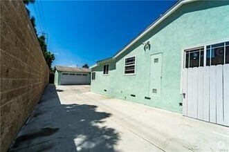 Building Photo - 1809 Kingsdale Ave