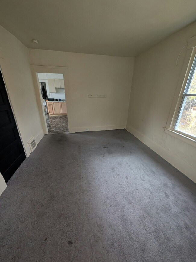 Foto del edificio - 1187 E 61st St