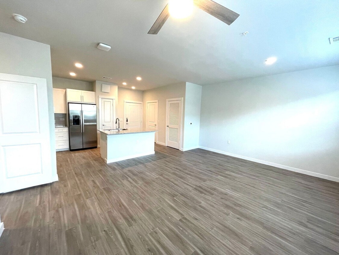 Primary Photo - 11925 Ring Dr