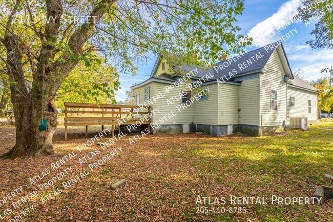 Building Photo - 2113 Ivy St