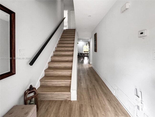 Building Photo - 19100 Bob-O-Link Dr