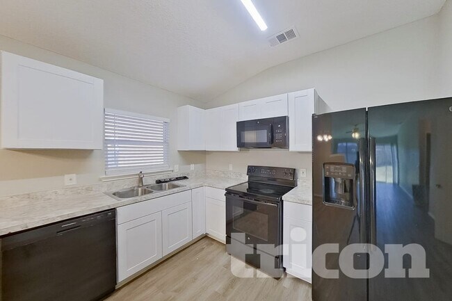 Foto del edificio - 232 Tulane Dr