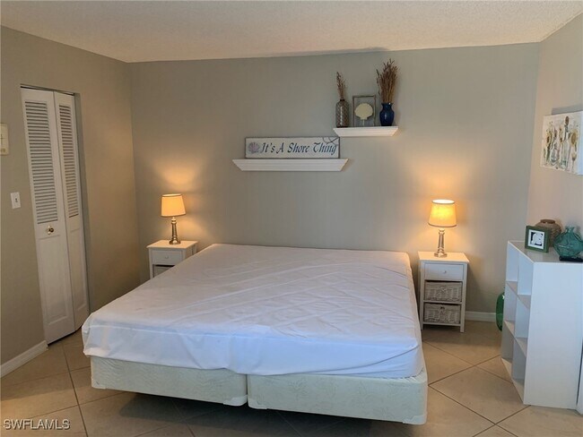 Building Photo - 5500 Bonita Beach Rd SW