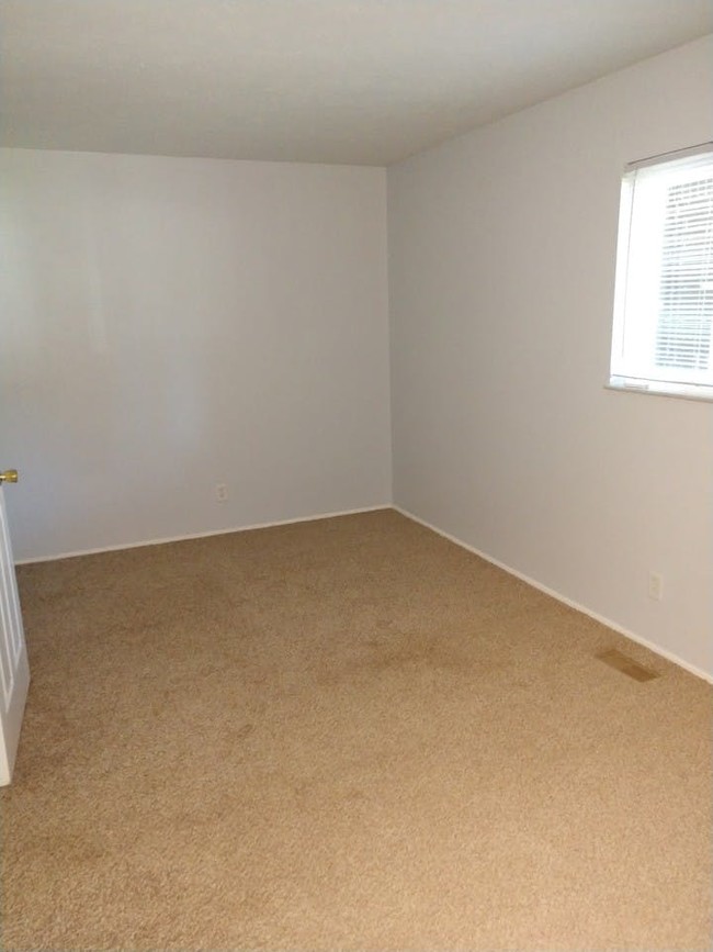 Foto del edificio - 2677 Shoreland Ave