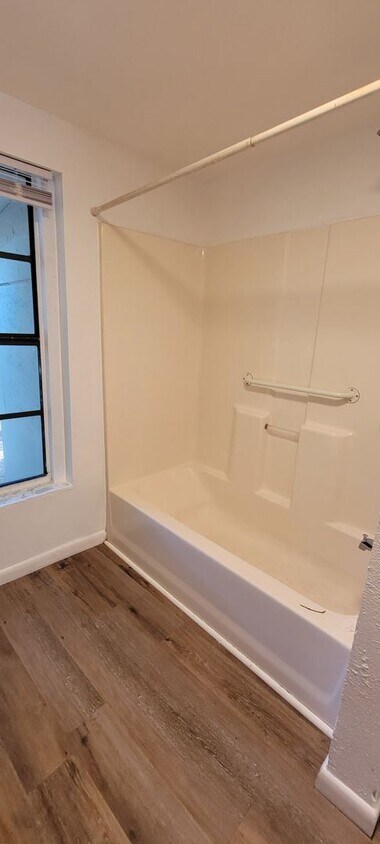 Primary Photo - 1 br, 1 bath House - 8009 N 11TH STREET UN...