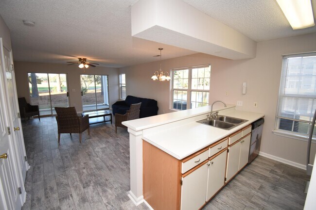 Foto del edificio - 4990 Windsor Green Way