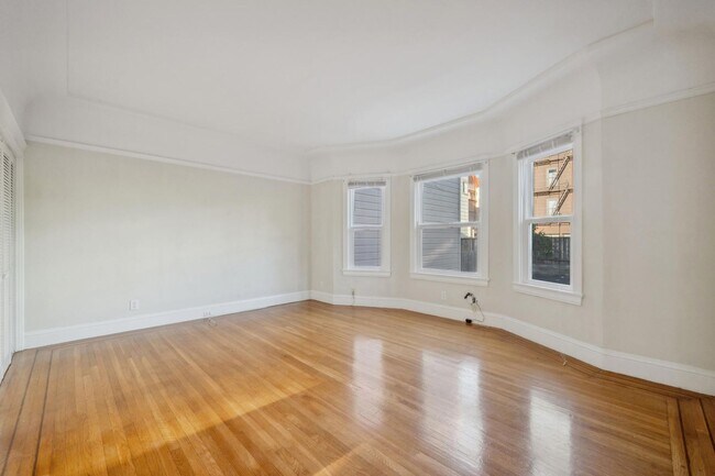 Building Photo - 1342 8th Ave