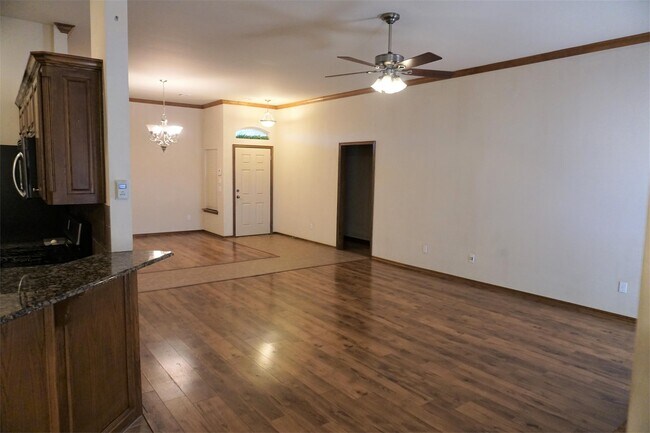Building Photo - 9601 Crooked Creek Ln