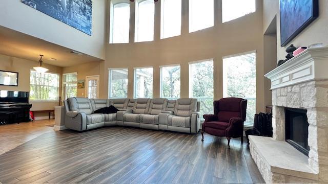 Building Photo - 7908 Menler Dr