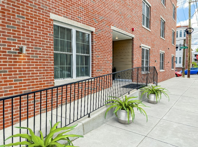 Photo - 133 S 46th St Apartment