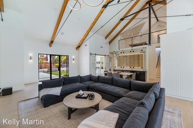 Foto del edificio - 4 br, 4.5 bath House - 4216 E Hazelwood St