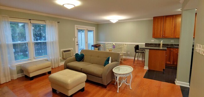 Living room / dining room - 1414 Elmwood Ave