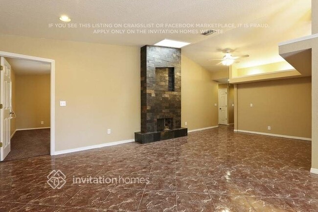 Foto del edificio - 327 80th Ave NE