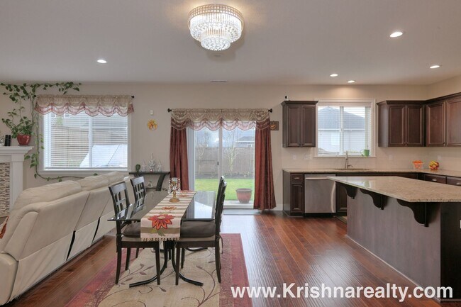 Building Photo - Gorgeous Grace Hollow Home 5BD, 2.5 BA* + ...