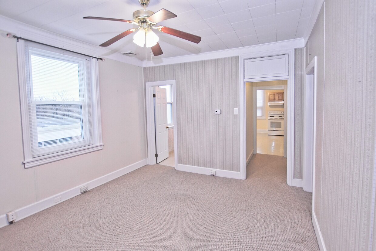 219 Dayton St Unit 3, Phoenixville, PA 19460 Apartment for Rent in