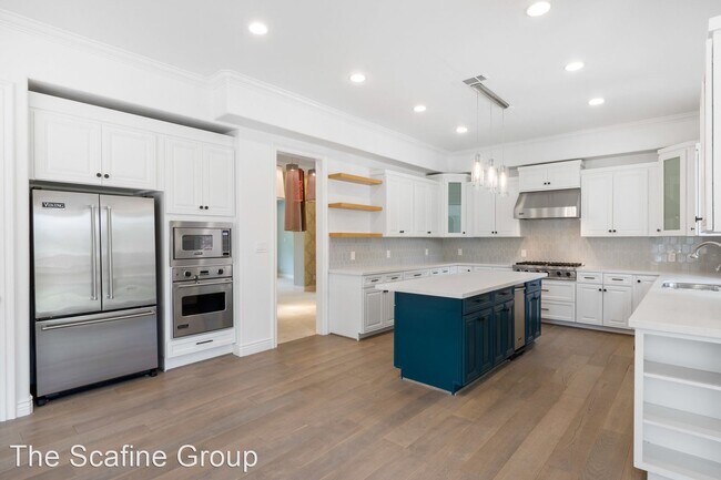 Building Photo - 4 br, 5 bath House - 1072 Embarcadero